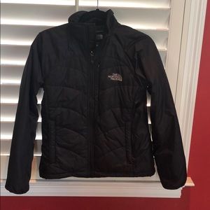 thin north face coat